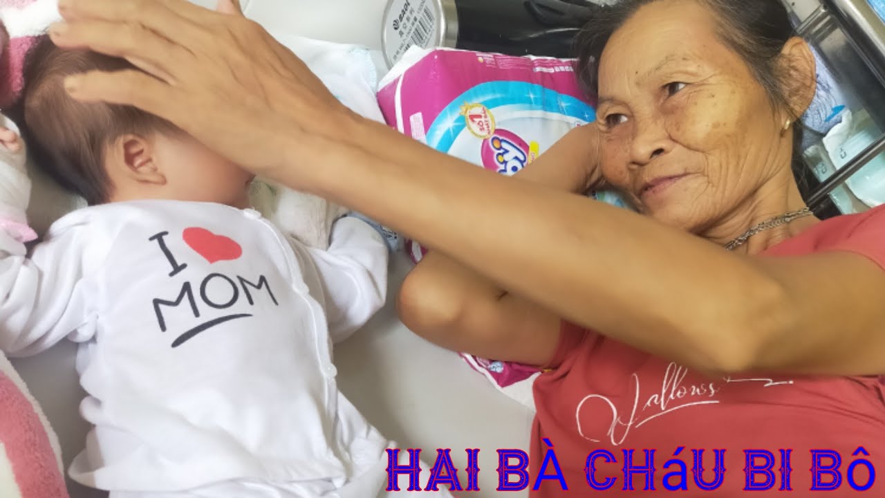 Hai bà cháu tâm sự