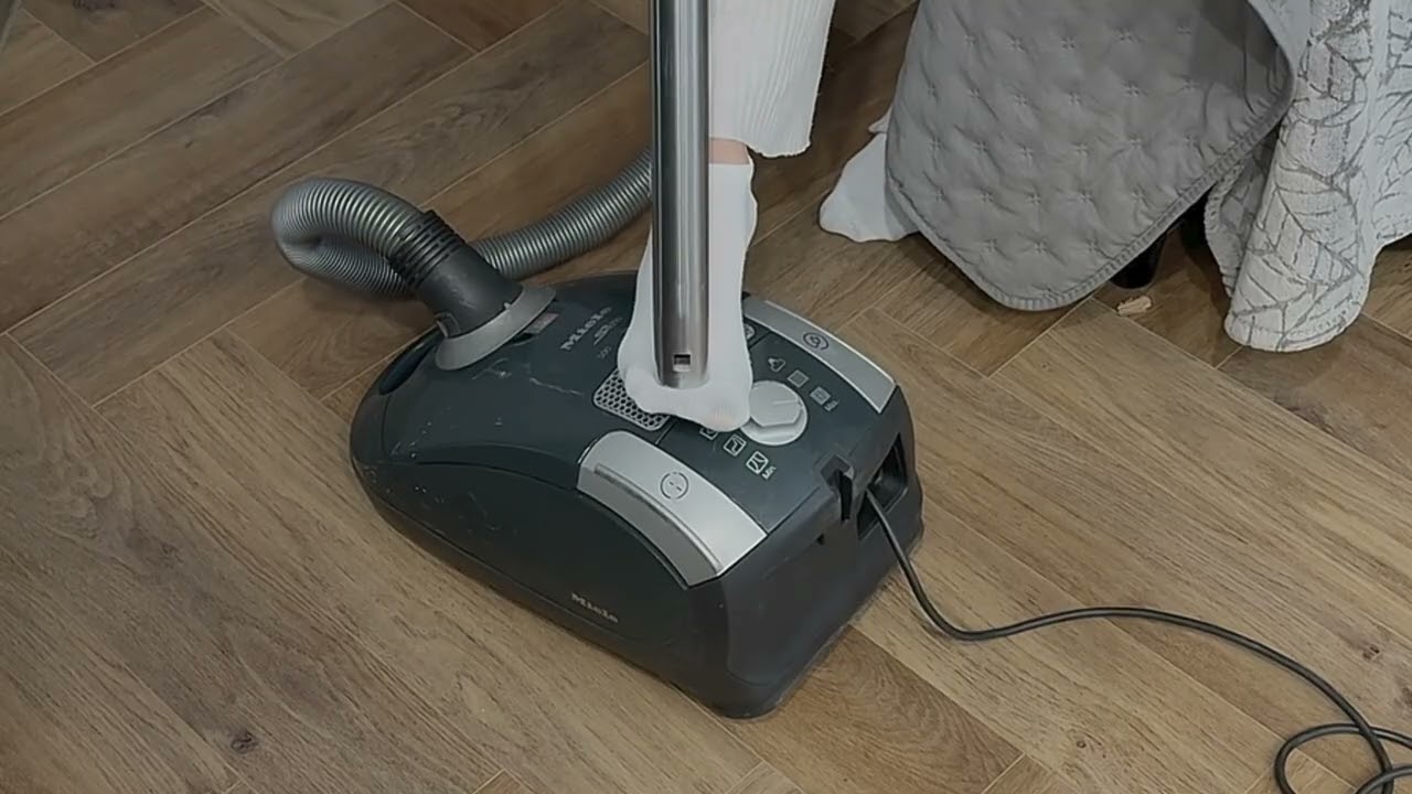 Again Miele Cleaning With white socks 