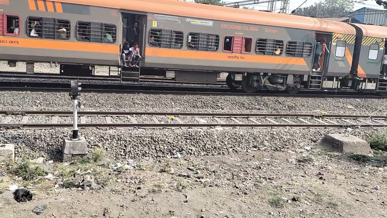 Muzaffarpur - Cherlapalli Amrit Bharat Express Leaving Nagpur at Bright Afternoon #train #trainfan