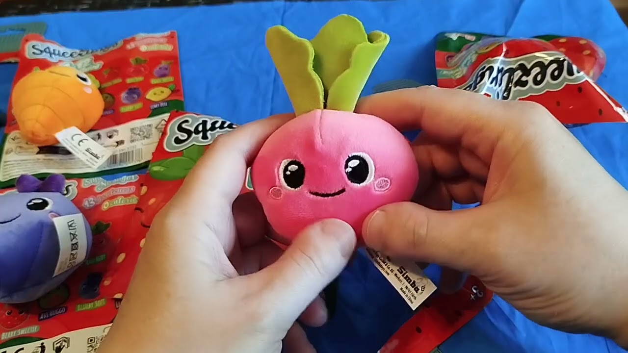 Unboxing Squeezlings