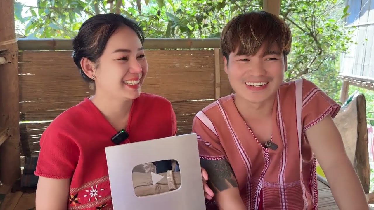 Surprise my friends with happiness 🥳🥳 🥳    Lar Say Paw , Kyaung Kyaung Poe , War Htoo