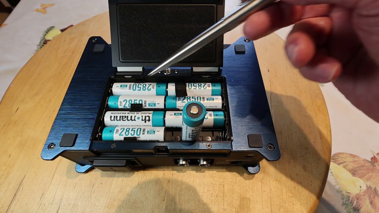 Zoom F8n Battery Compartment