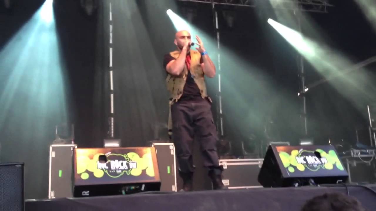 M&eacute;dine - Alger pleure (live)