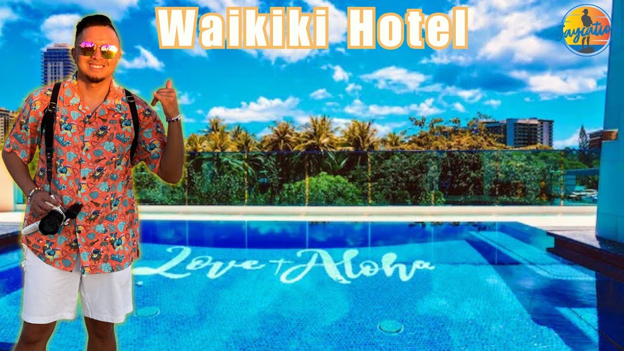 Staying at a 4-STAR WAIKIKI Hotel That I BOOKED Last Minute!