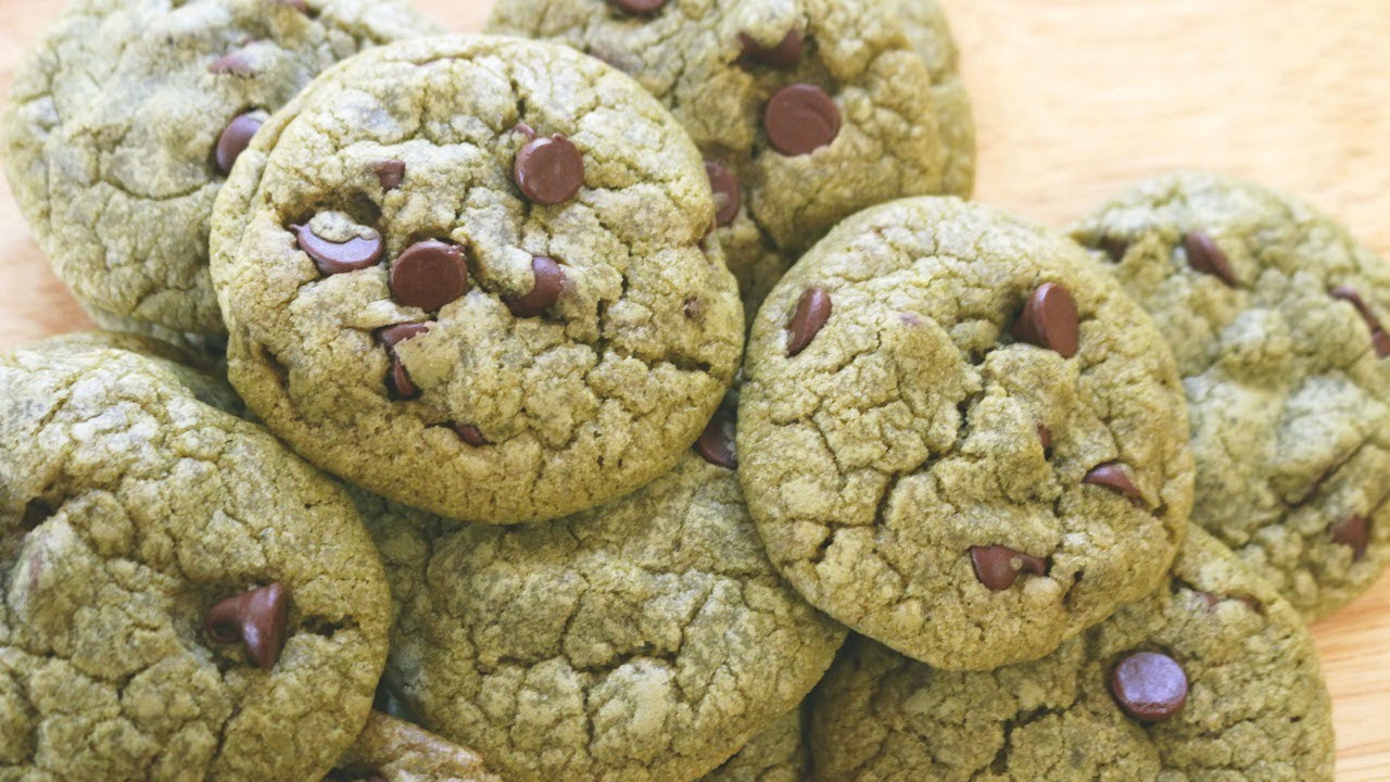 How to Make Matcha Chocolate Chip Cookies