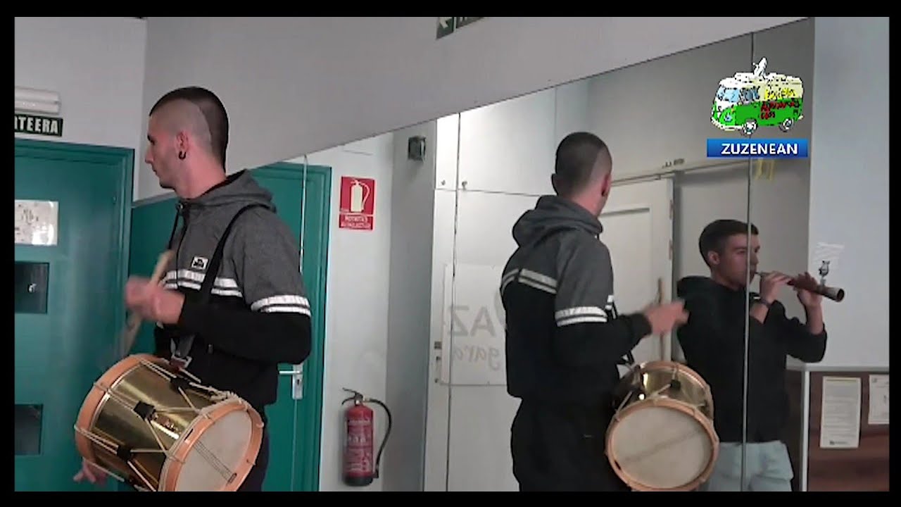 San Fermin Txikito: Gutxiago Falta Da: Ezpelur Gaiteroak