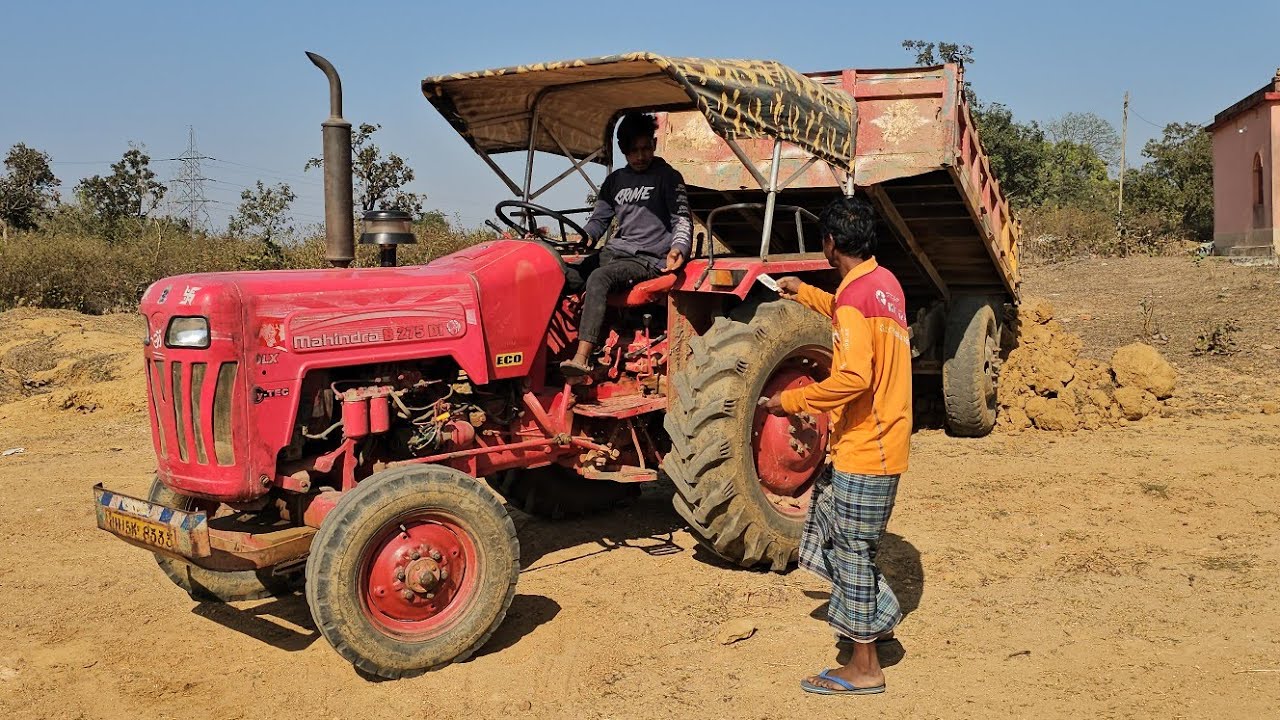 Jcb 3dx backhoe Loading mud Three Mahindra Tractor & One Swaraj Tractor | Jcb making with field work