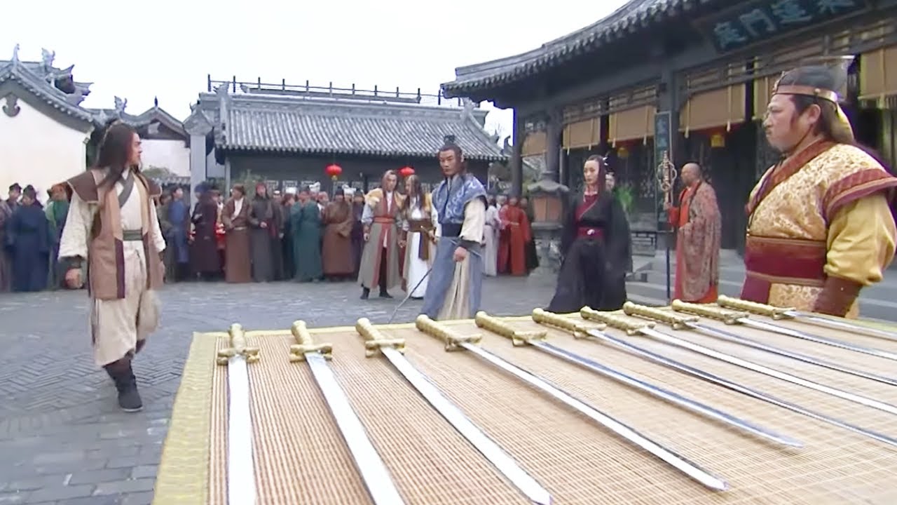 Tiểu Tử Dùng 10 Thanh Kiếm Dạy Dỗ 2 Cao Thủ Hoa Sơn Láo Cá Bài Học Nhớ Đời | Mọt Phim Trung Quốc