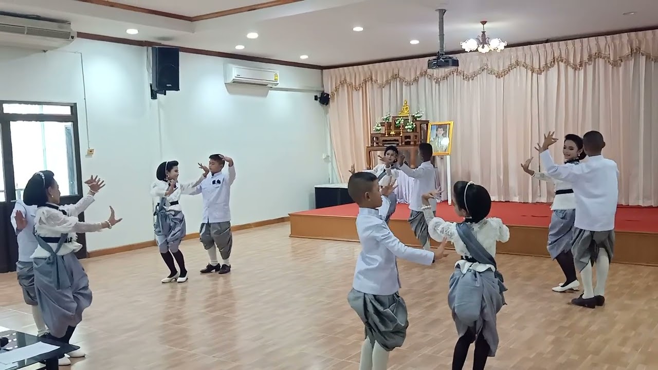 รำวงมาตรฐาน รร.บ้านอุบลสามัคคี ชนะเลิศการแข่งขันศิลปหัตถกรรมนักเรียน ครั้งที่ 73 สพป.บุรีรัมย์ เขต 3