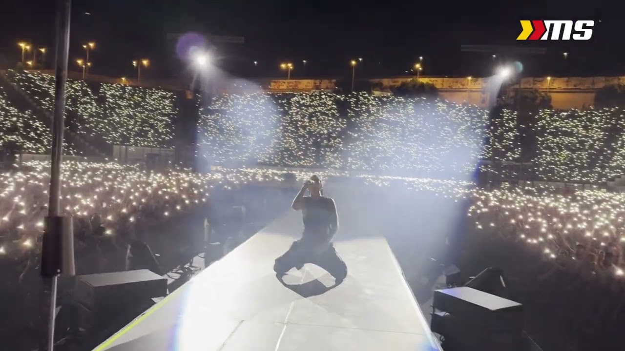 Il grande spettacolo del concerto di Ultimo al 