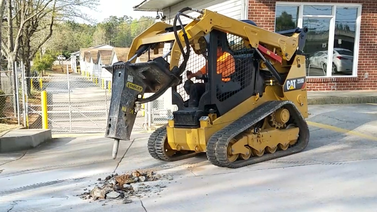 Caterpillar 259D CTL with Stanley MB556 Hydraulic Breaker