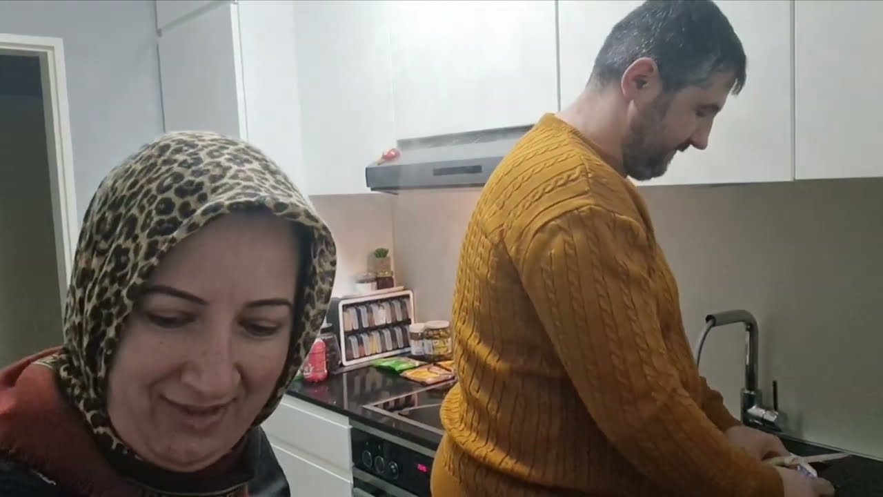 Bekleyemedim🙄GENE BEN❌️BANA PISKOLOJIK BASKI UYGULUYOMUS🤦🏻‍♀️YEMEKLERI YAPTIK ama nasi❓️❓️