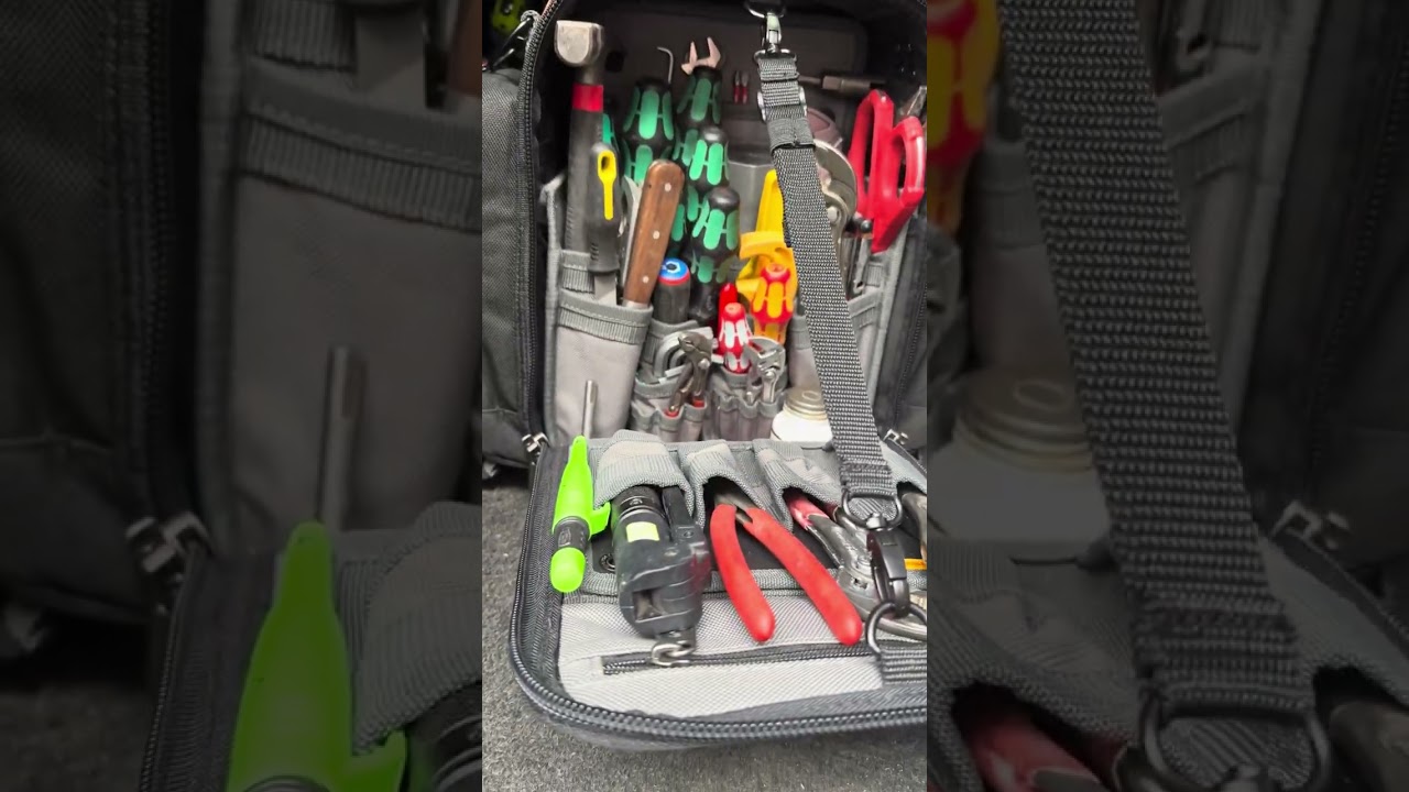 Andy Wignall's Plumber LOAD OUT of the Veto Pro Pac MB5B Tool Bag