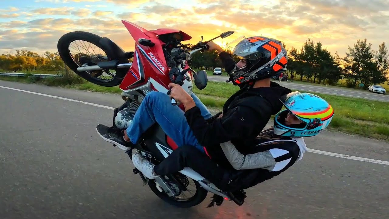 DOMINGRAU A PURA MANIOBRA 🔥 LLENO DE PILOTOS 🥷Stunt Argentino | BIKELIFE
