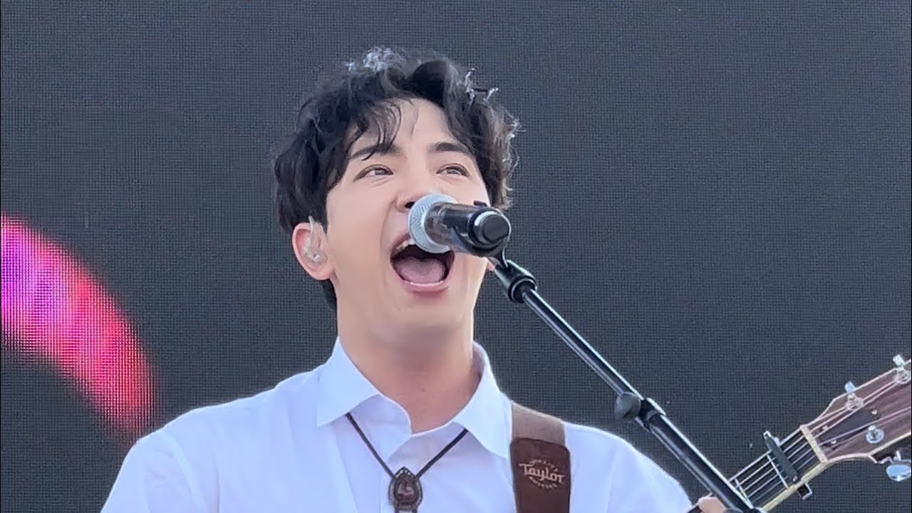 220903 The Rose (더 로즈) California - Dojoon fancam (도준 직캠) @ Someday Festival 2022 in Seoul