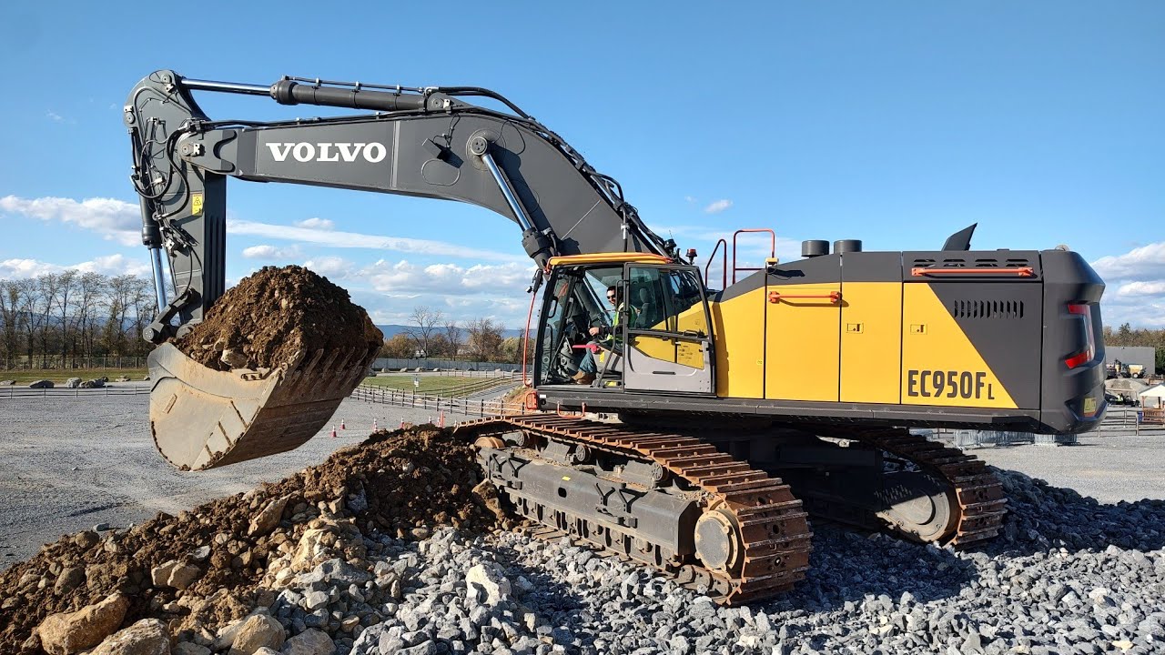 Checking Out All The New Volvo Equipment Today!