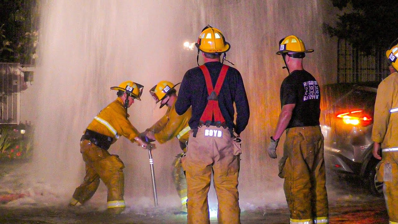 LAFD Light Force 29: Sheared Hydrant (Larchmont Village)
