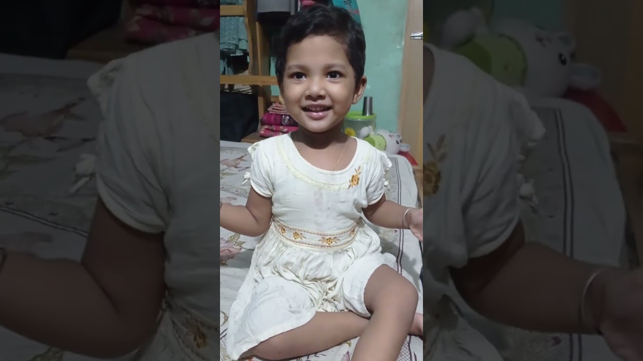 আদো আদো গলায় ছড়া🤩