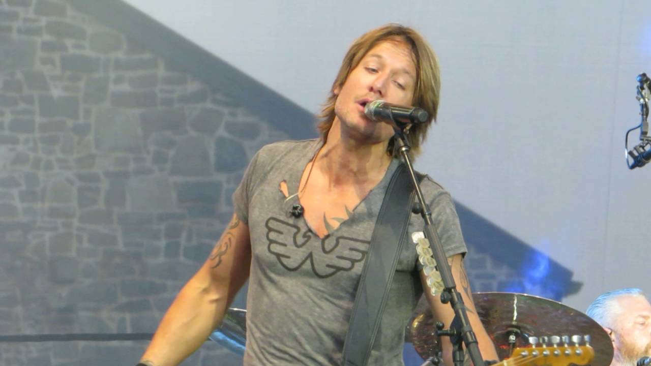 Keith Urban "Long Hot Summer" Live @ Musicfest