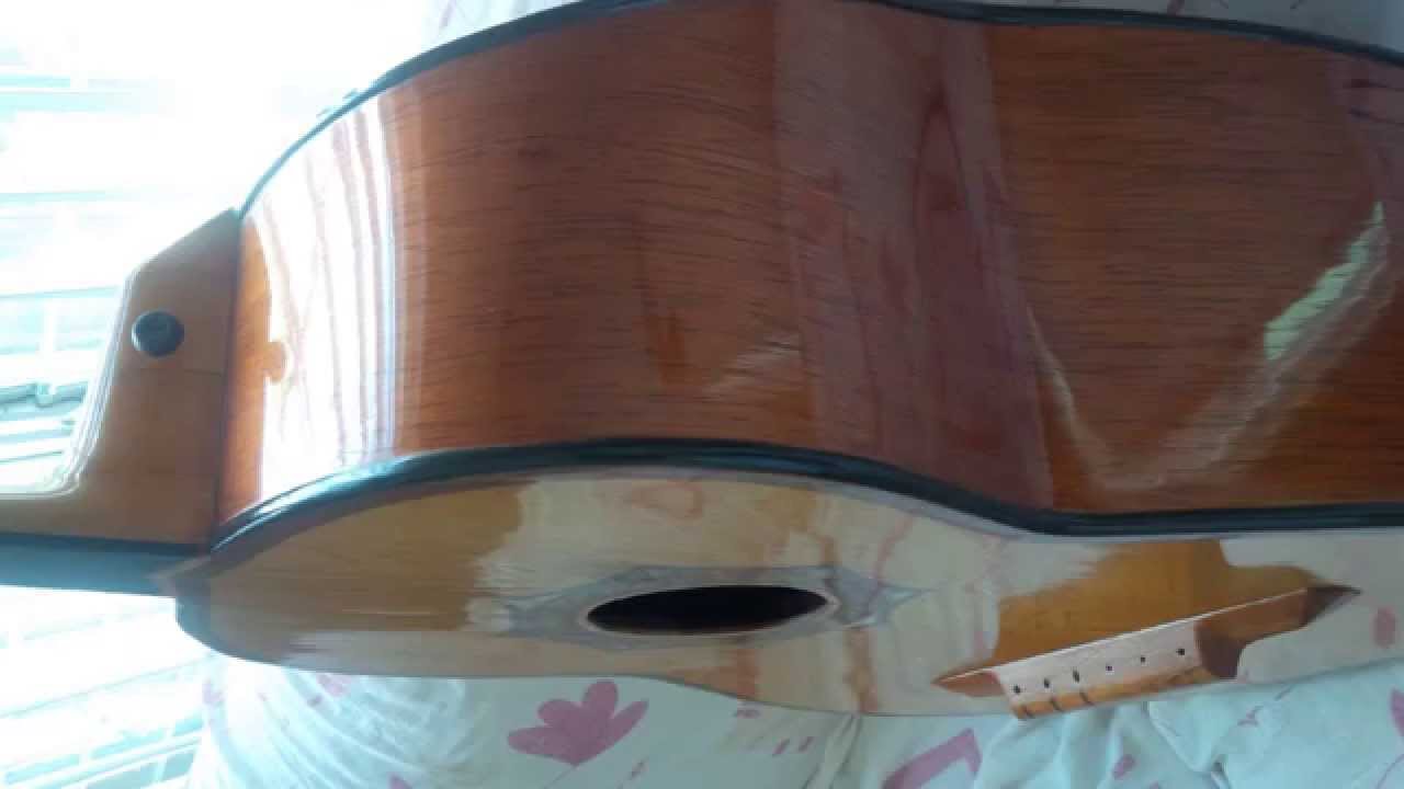Pulido Frances, restaurando un guitarron