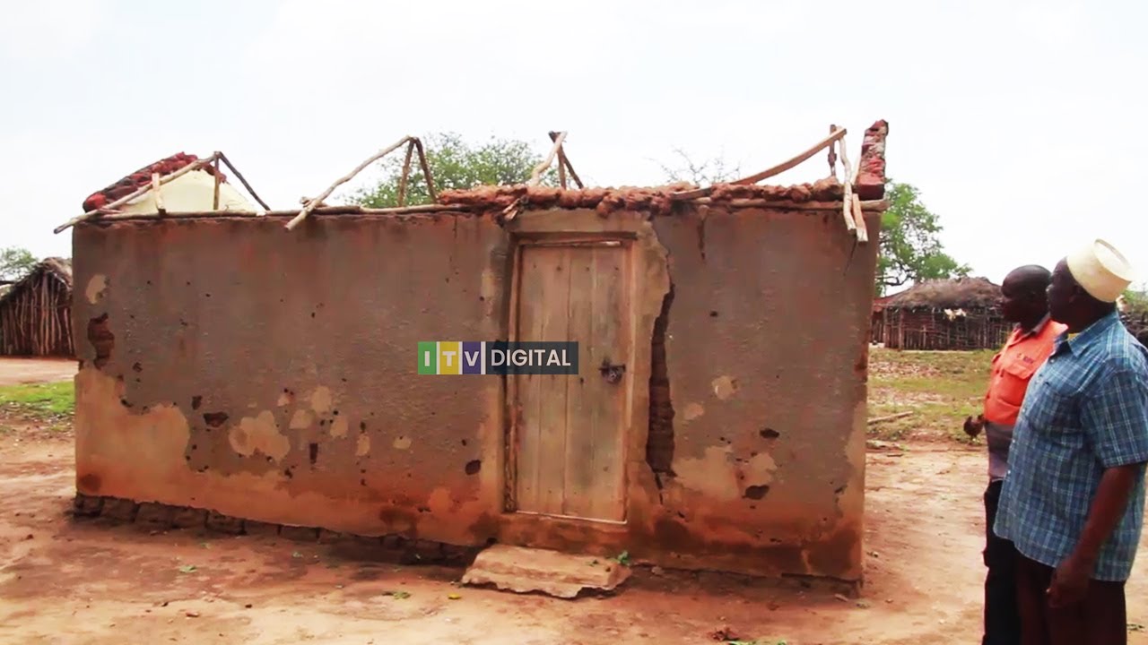 MVUA YA MAWE YAEZUA PAA ZA NYUMBA 10 HANDENI MKOANI TANGA