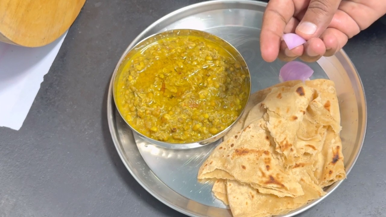 ಮೊಳಕೆ ಕಟ್ಟಿದ ಹೆಸರು ಕಾಳಿನ ರುಚಿಕರ ಮಸಾಲಾ ಪಲ್ಯ| Sprouted Moong Curry| Protein Rich Curry.
