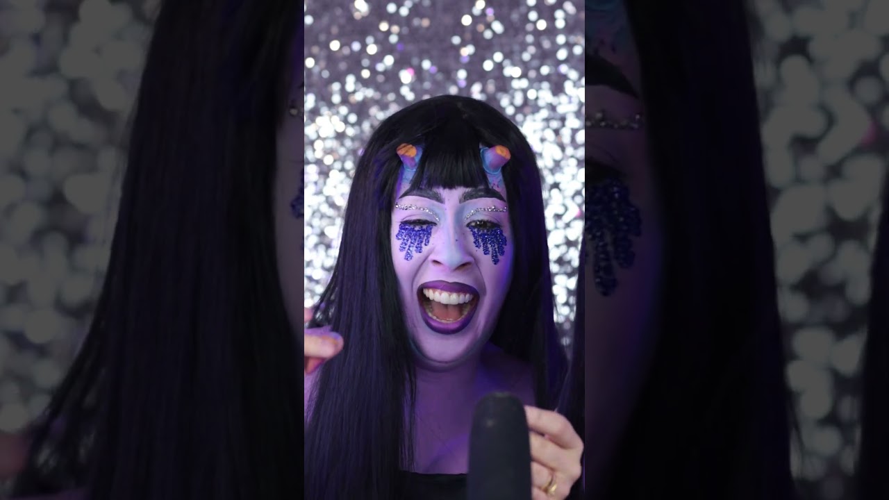 ASMR REMOVING MAKEUP FT. &nbsp; @RenataSantti&nbsp; #makeup #tiktok #makeup#asmr #humor