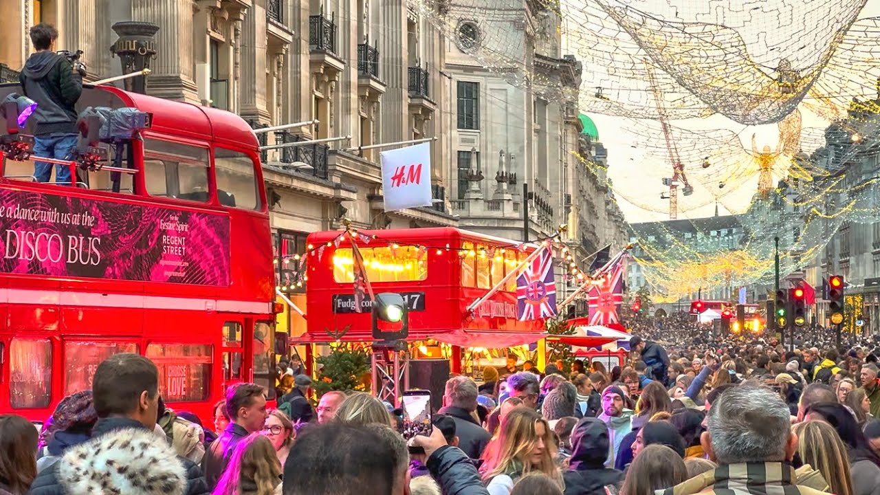 London Christmas Walk 2025 ✨ Regent Street&rsquo;s FESTIVE MILE Special Event 🎄 4K HDR