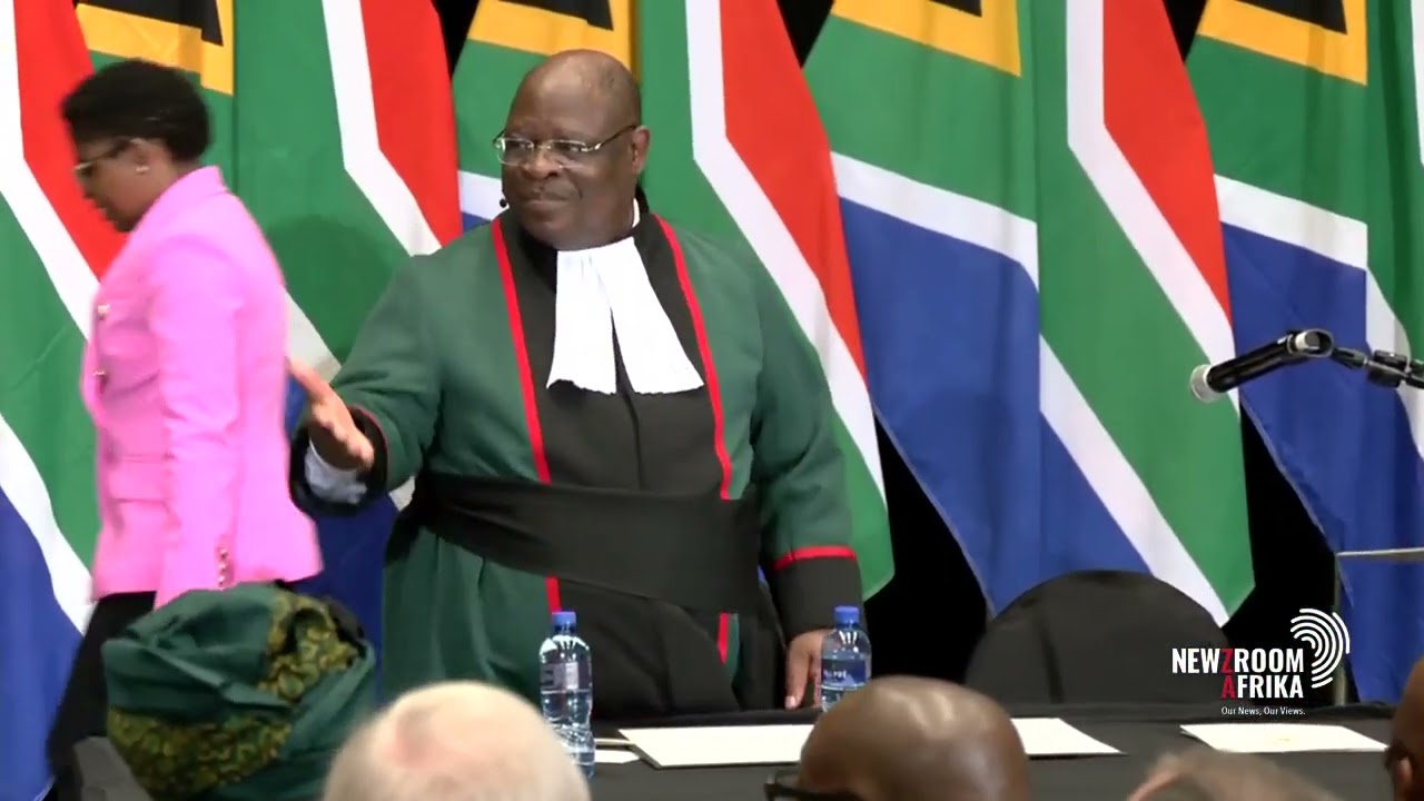 DA, EFF: Ntshavheni must step aside