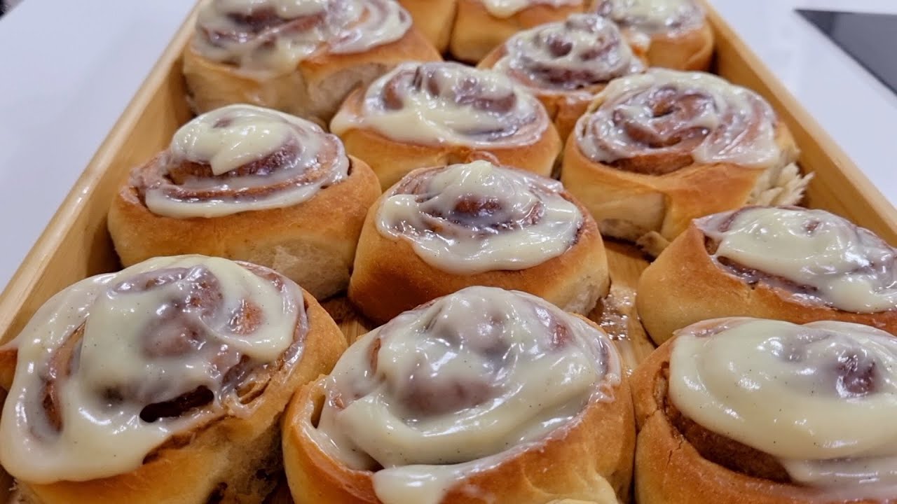 ROLLOS DE CANELA GLASEADOS - CINAMON ROLLS  EN CASA / SILVANA COCINA