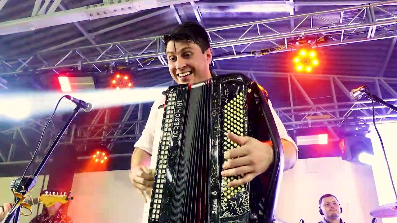 Grupo Som do Sul - Matinê - Garrão de Potro - Baile Animado