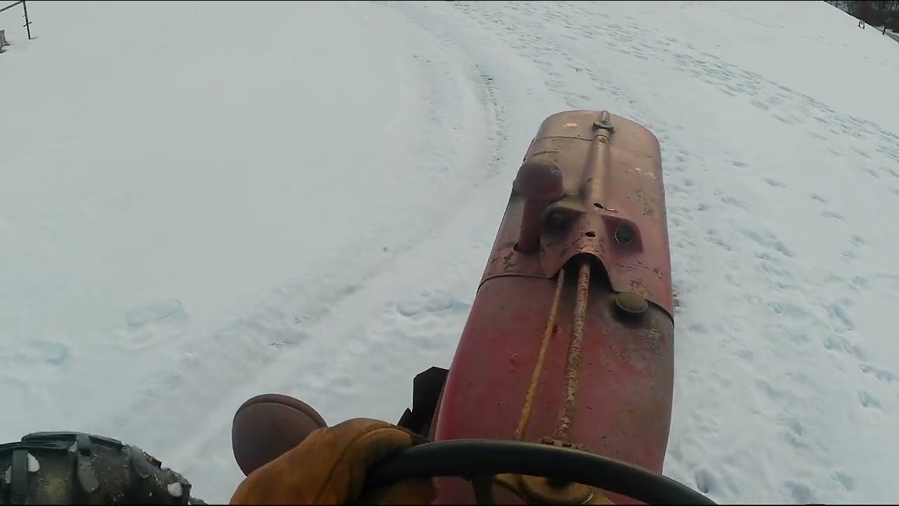 1943 Farmall H straight pipe cold start and drive