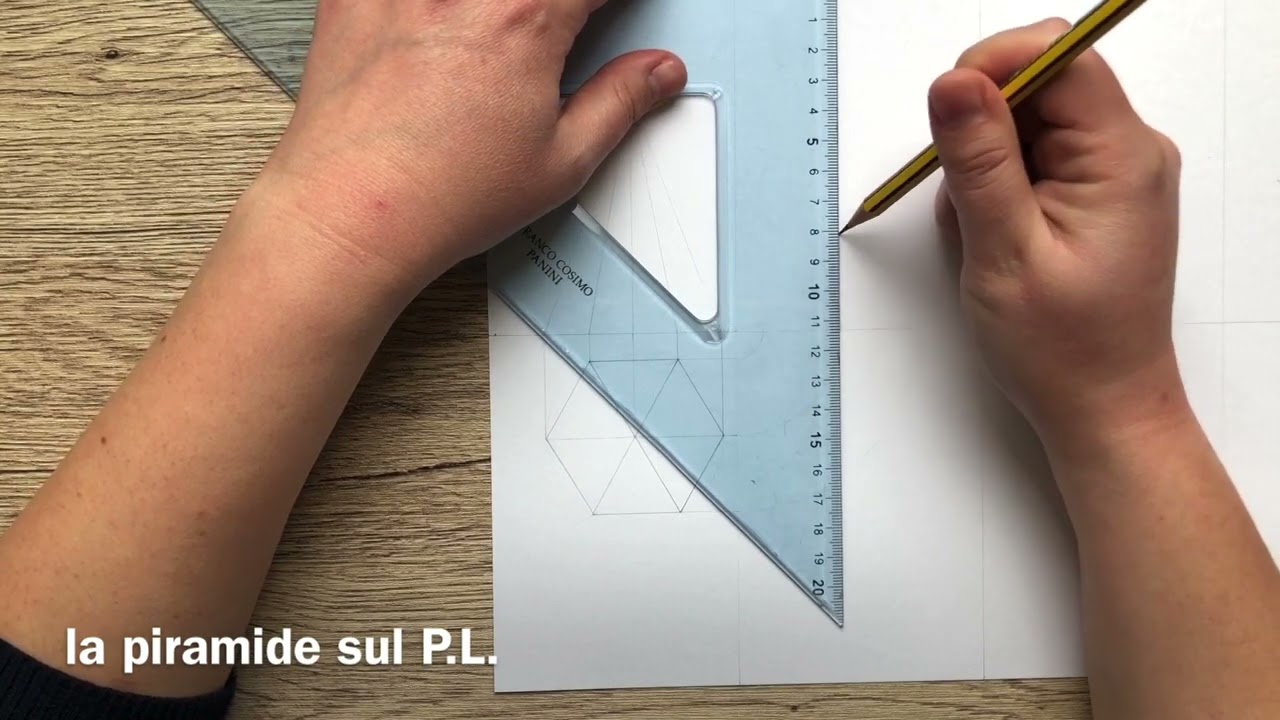 Sezione orizzontale di una piramide a base esagonale