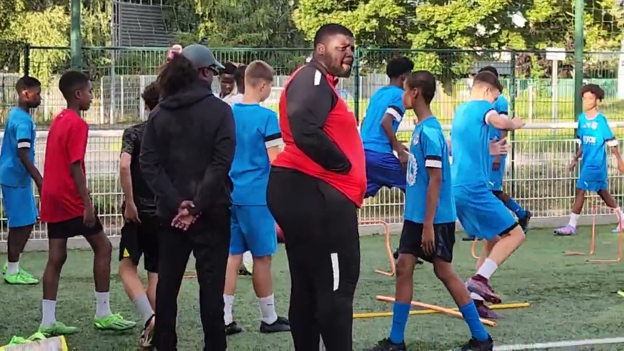 Début de Séance d'entraînement  U16 USG Foot avec coach Moïse