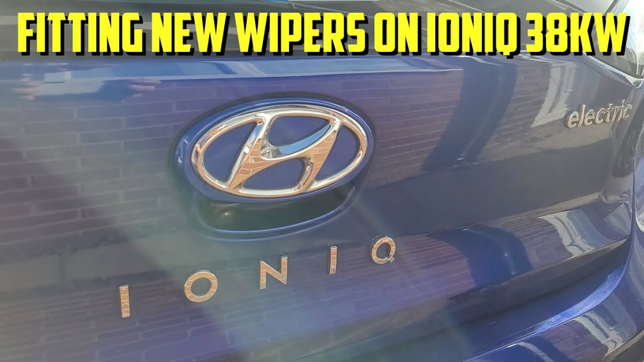 Changing windscreen wipers on a Hyundai Ioniq electric | Fitting Bosch