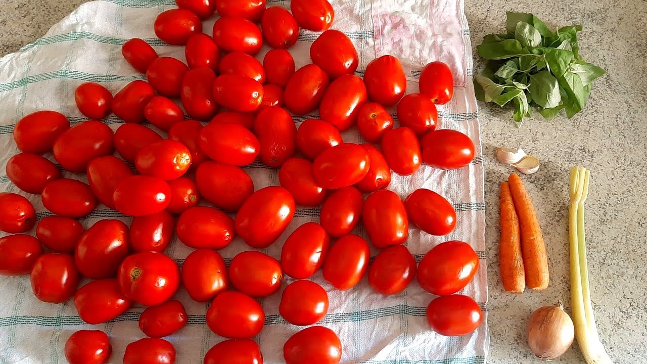 SALSA di POMODORO alle VERDURE Fatta in casa Ricetta facile // HOW to make italian TOMATO SAUCE 🍅