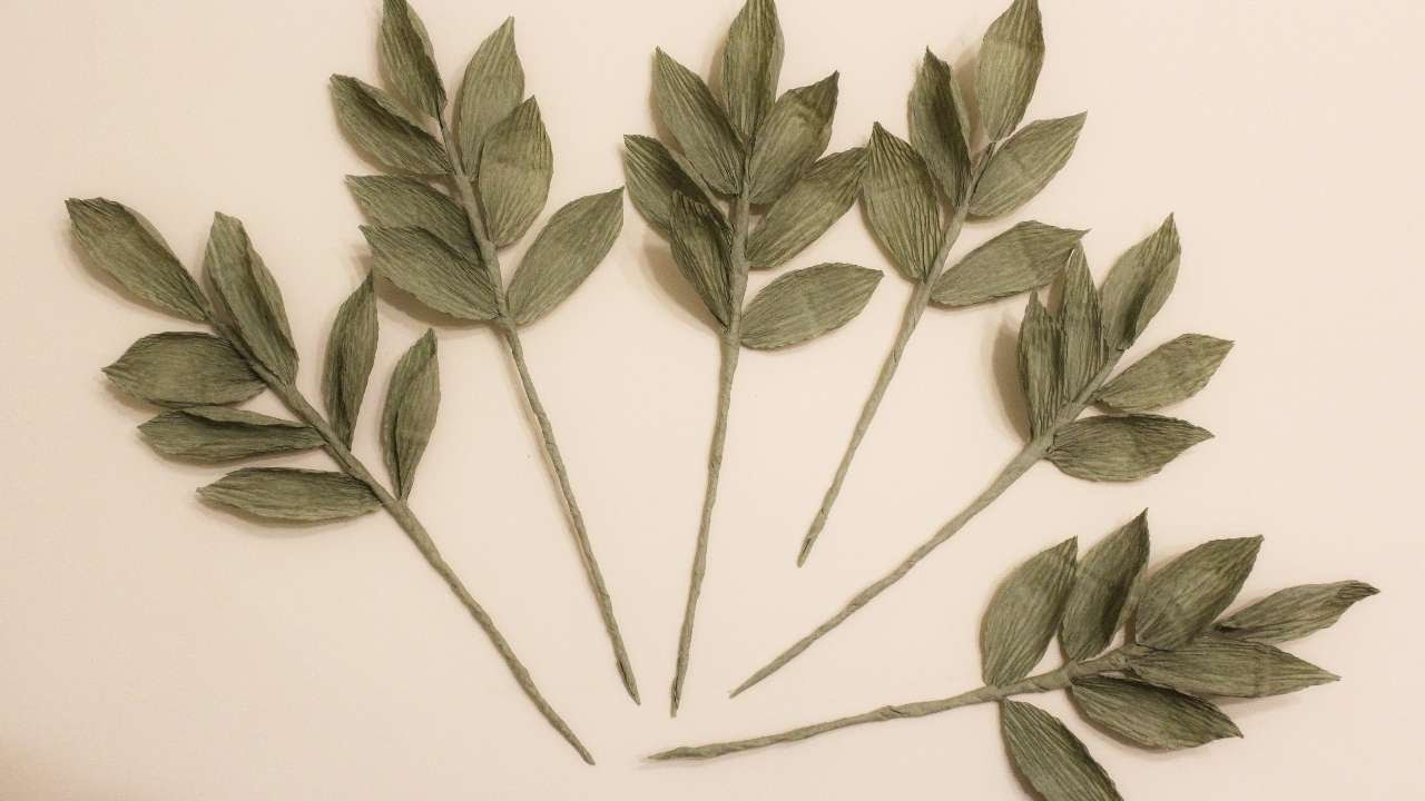 How To Make A Crepe Paper Twig - DIY Crafts Tutorial - Guidecentral