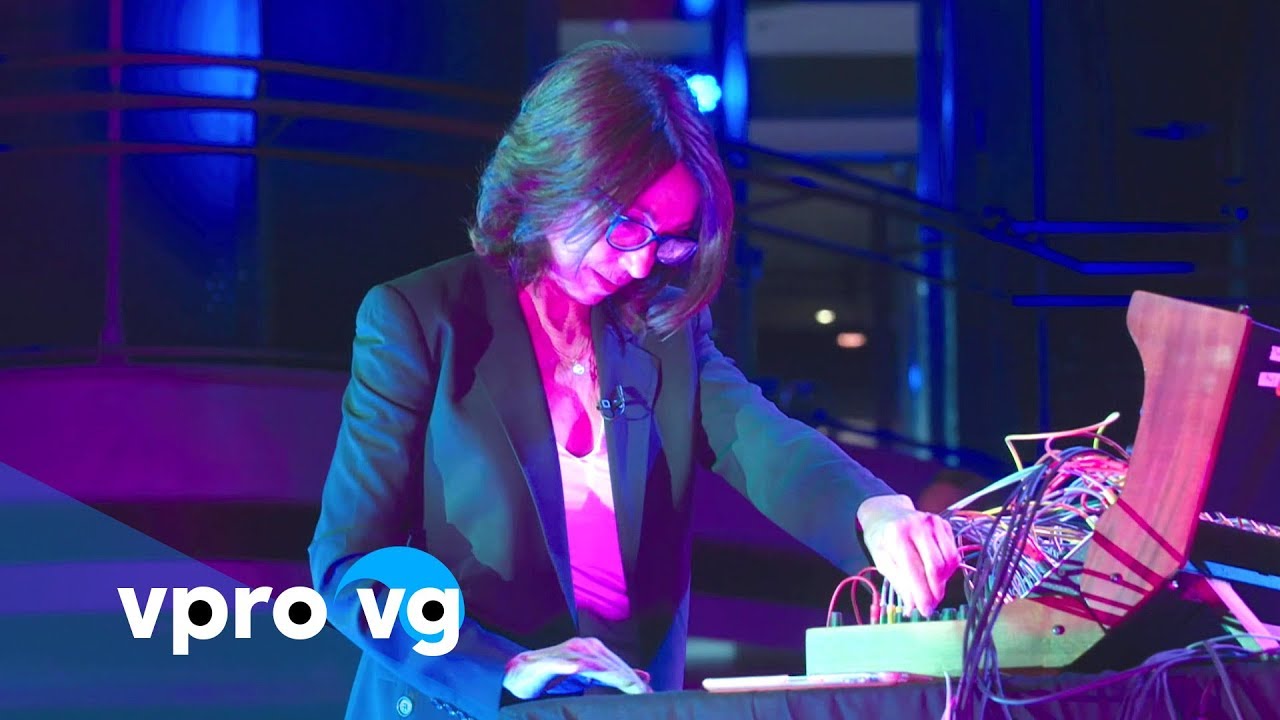 Suzanne Ciani - Improvisation on 4 Sequences(live @TivoliVredenburg Utrecht)