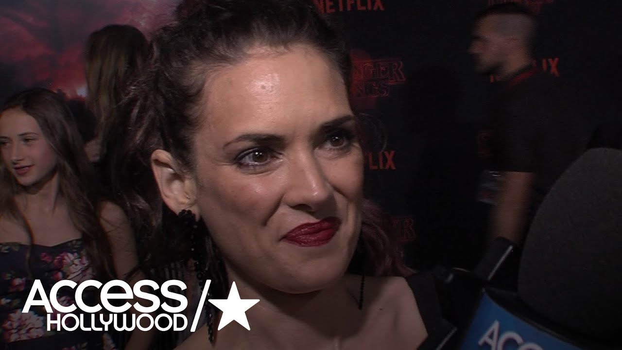 'Stranger Things': Winona Ryder Talks Season 2 & The Best Way To Binge-Watch The Show