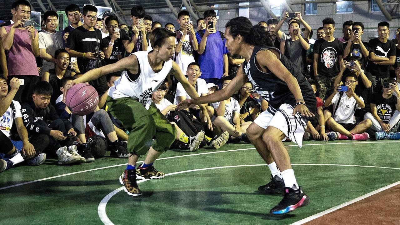Female Streetballer Destroys 3 Male Streetballers