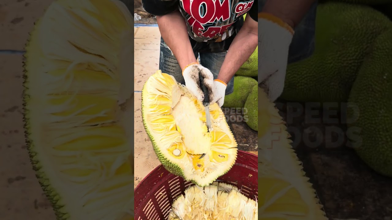 Perfect Ripe Jackfruit! How It&rsquo;s Cut Before Serving