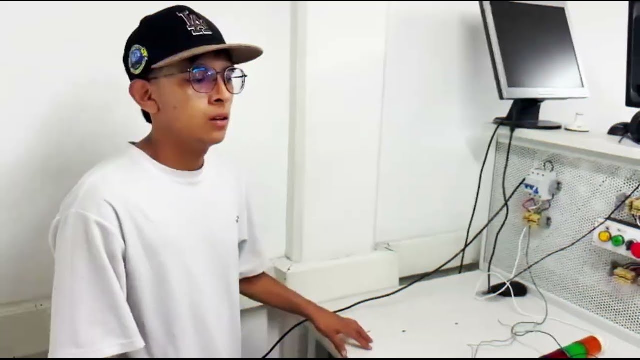Como hacer un semáforo en un sistema de automatización Practica numero 3