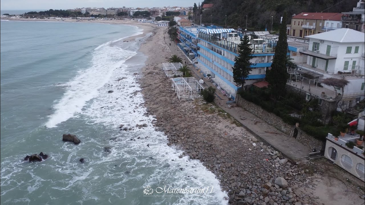 Dopo il ciclone Harry sulla spiaggia di Soverato (CZ) 22-01-2026