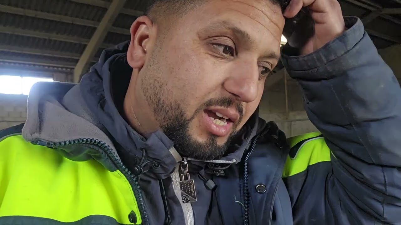 الحمد لله دعي معايا نشري هاد المزرعة من هاد الإسباني صديقي