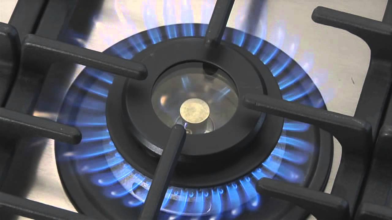 Electrolux Gas Cooktops with Min-2-Max&reg; Burners and the Widest BTU Performance