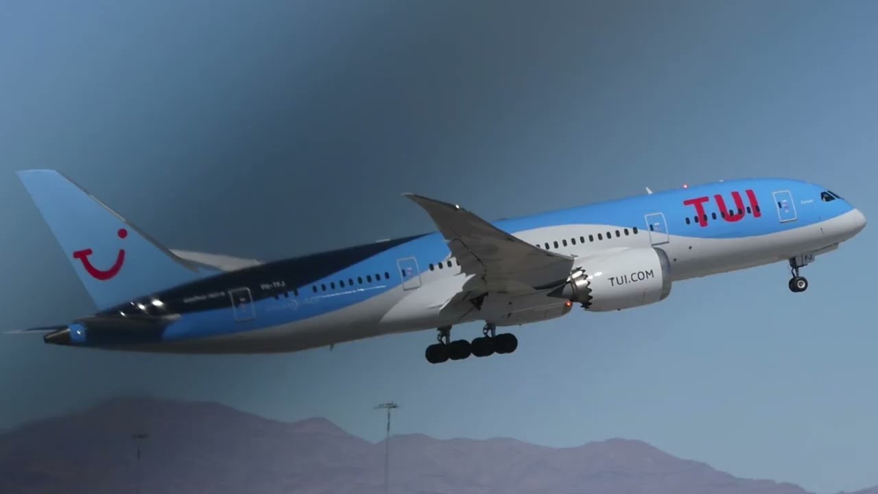 *RARE* TUI 787 departing LAS!