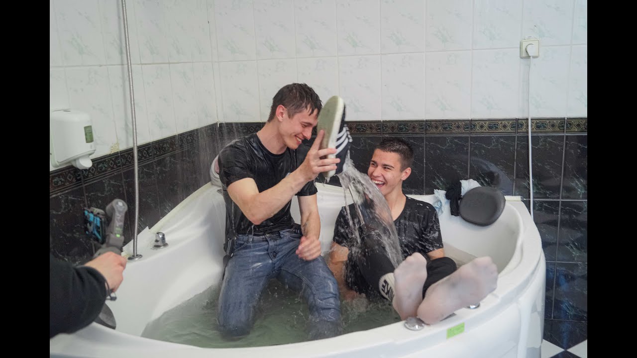 WetLive guys trailer 23: Danio & Ruslan