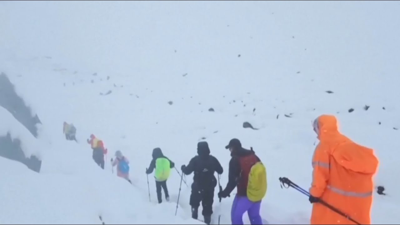 Rescue operation underway for hikers stranded on Mount Everest during blizzard