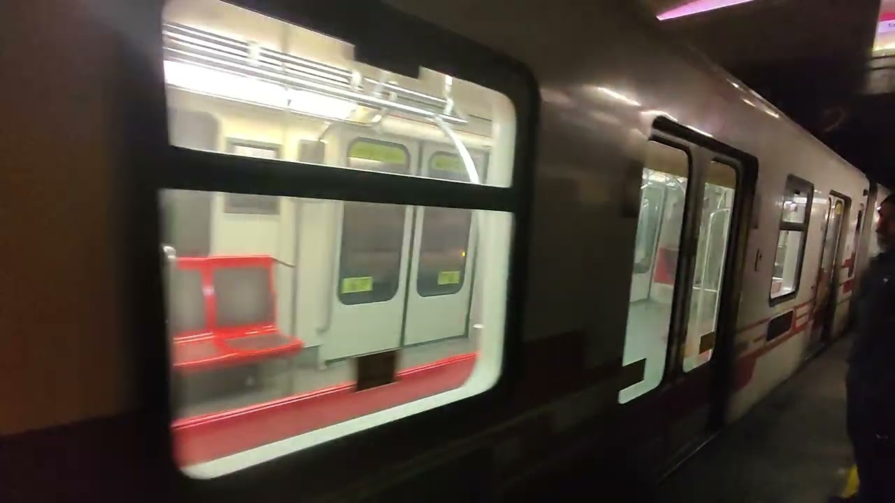 Metro CAF NS-07B N2118 En Est. Manquehue L1