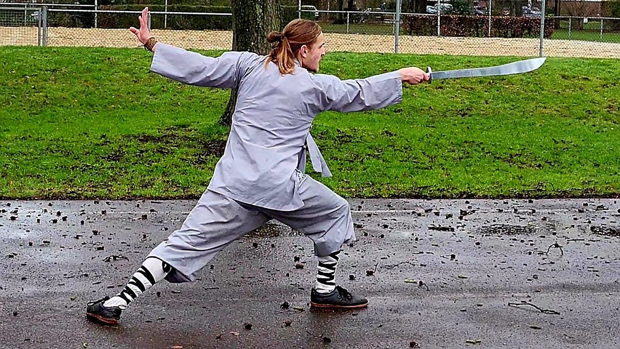 back: Broadsword Dan Dao 少林单刀 | Shaolin Kungfu Apeldoorn He Yong Gan